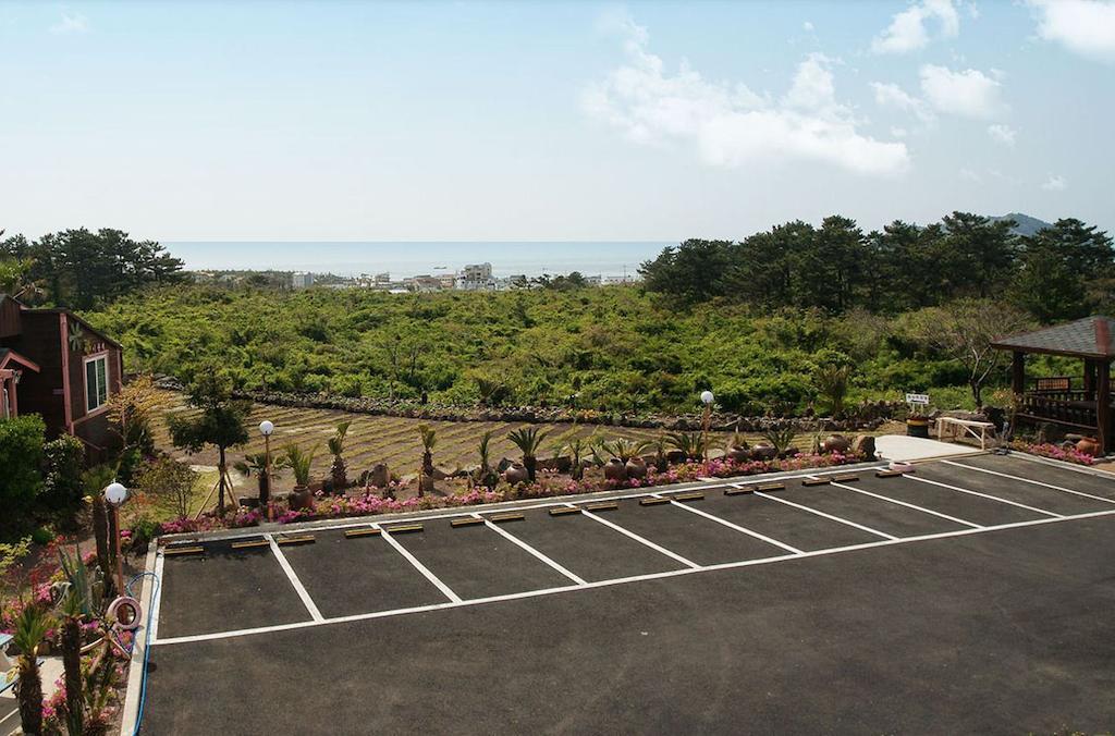Lapaloma Pension เมืองเชจู ภายนอก รูปภาพ