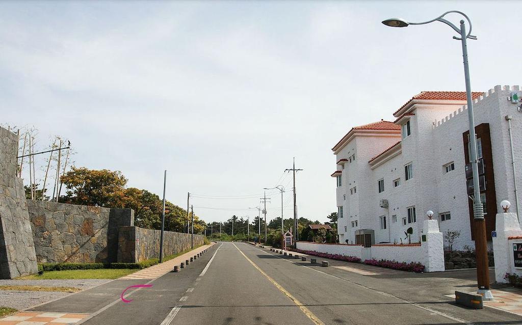 Lapaloma Pension เมืองเชจู ภายนอก รูปภาพ