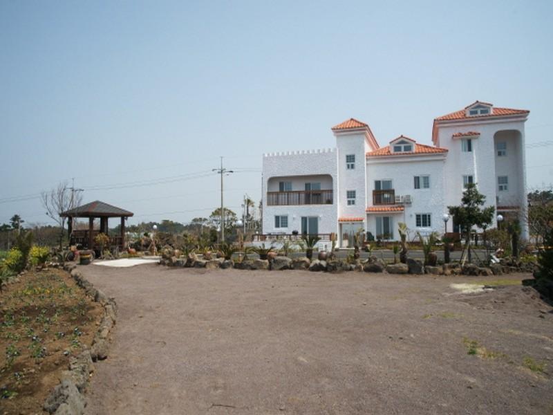 Lapaloma Pension เมืองเชจู ภายนอก รูปภาพ