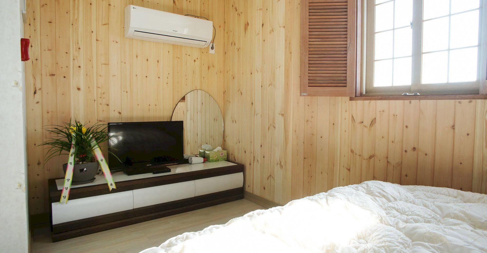 Lapaloma Pension เมืองเชจู ภายนอก รูปภาพ