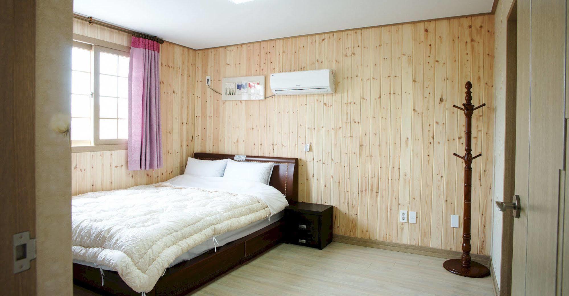 Lapaloma Pension เมืองเชจู ภายนอก รูปภาพ