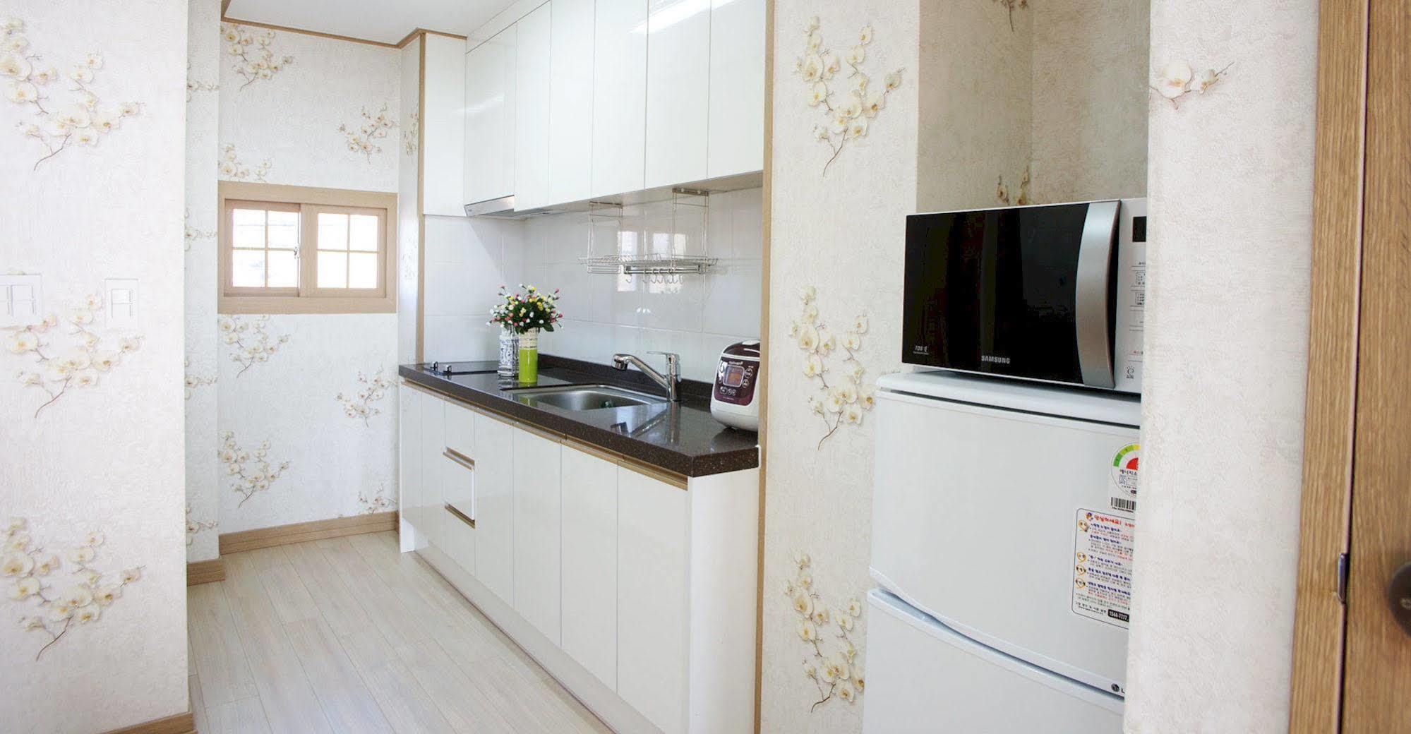 Lapaloma Pension เมืองเชจู ภายนอก รูปภาพ